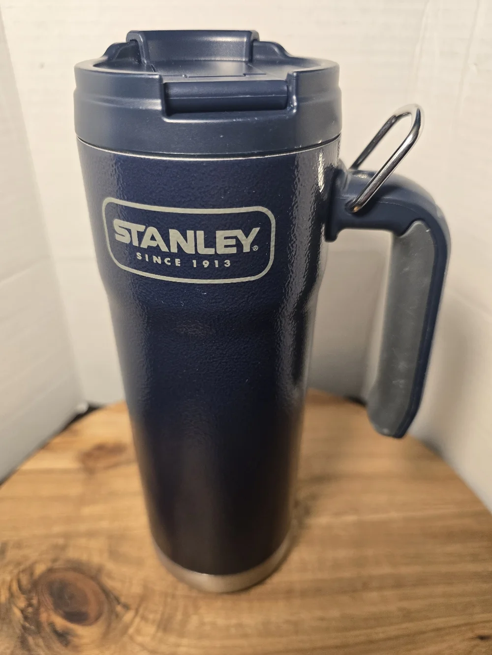 Stanley Classic Twin Lock Adventure Travel Mug Steel Loop Navy Blue 20 fl oz - Picture 2 of 9